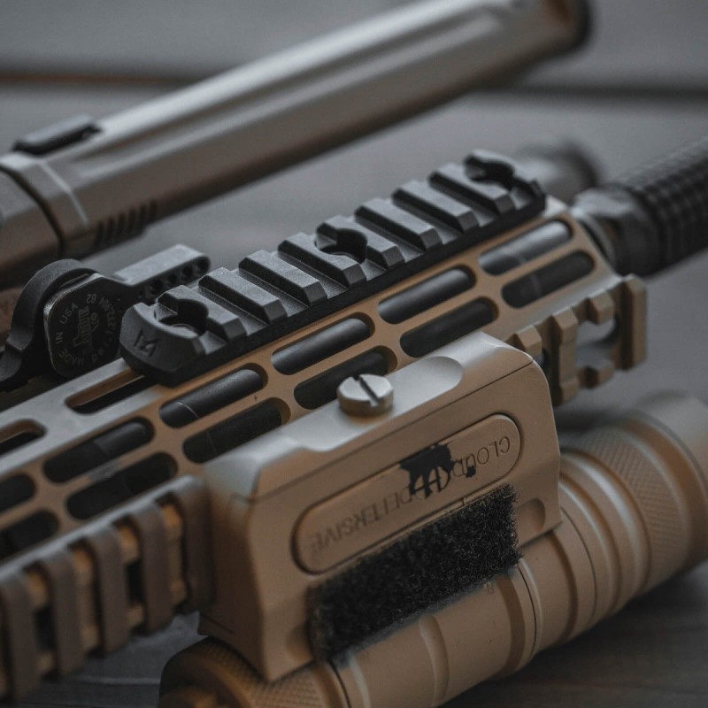 Slitta PICATINNY 9 SLOT attacco M-LOK® - Magpul®